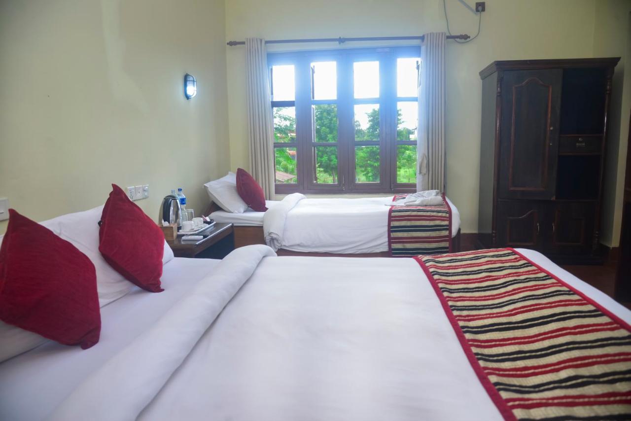 Unique Wild Resort Sauraha Kültér fotó