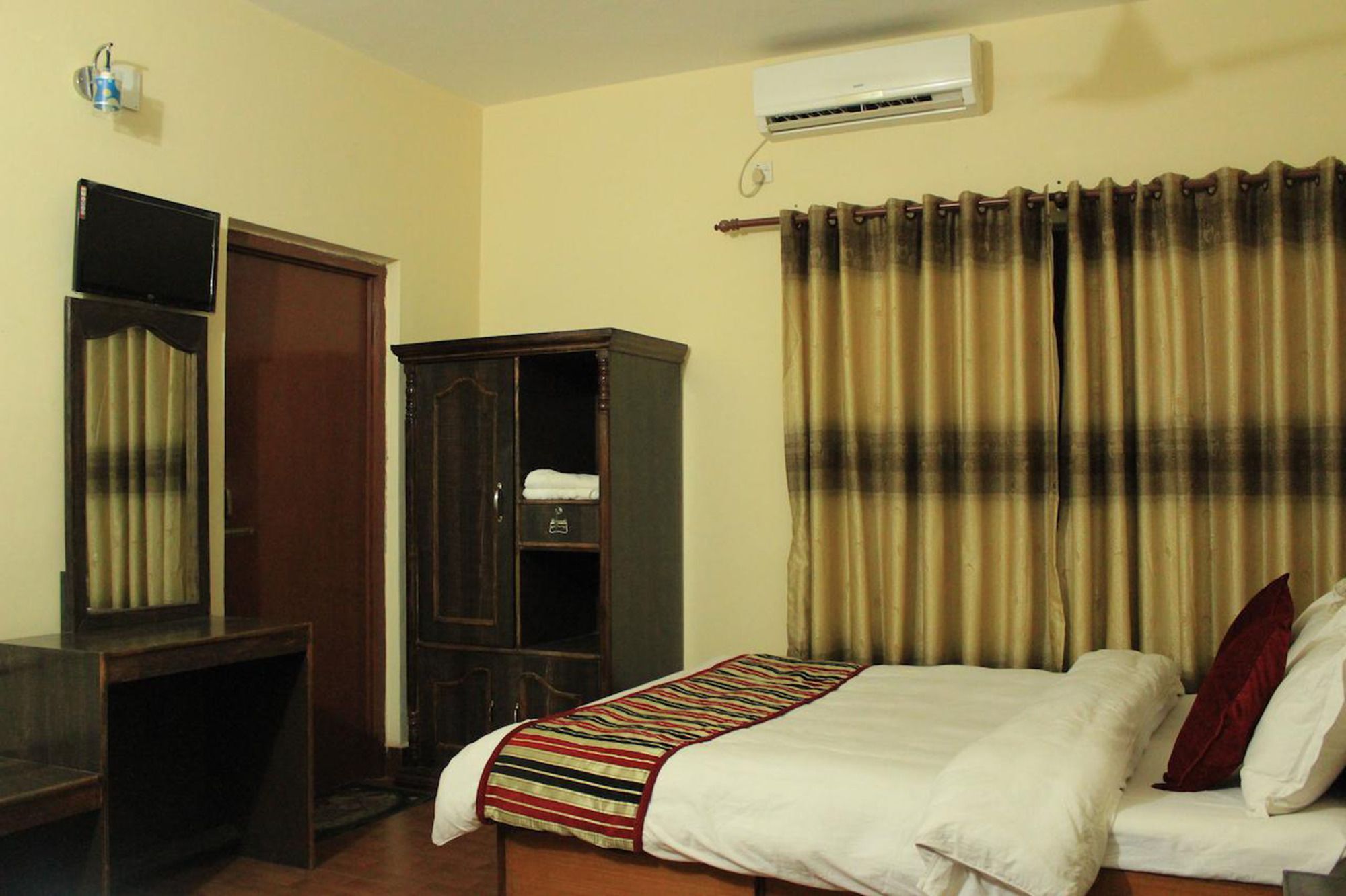 Unique Wild Resort Sauraha Kültér fotó